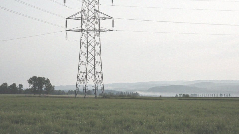 Co charakteryzuje przewody wysokiego napięcia?