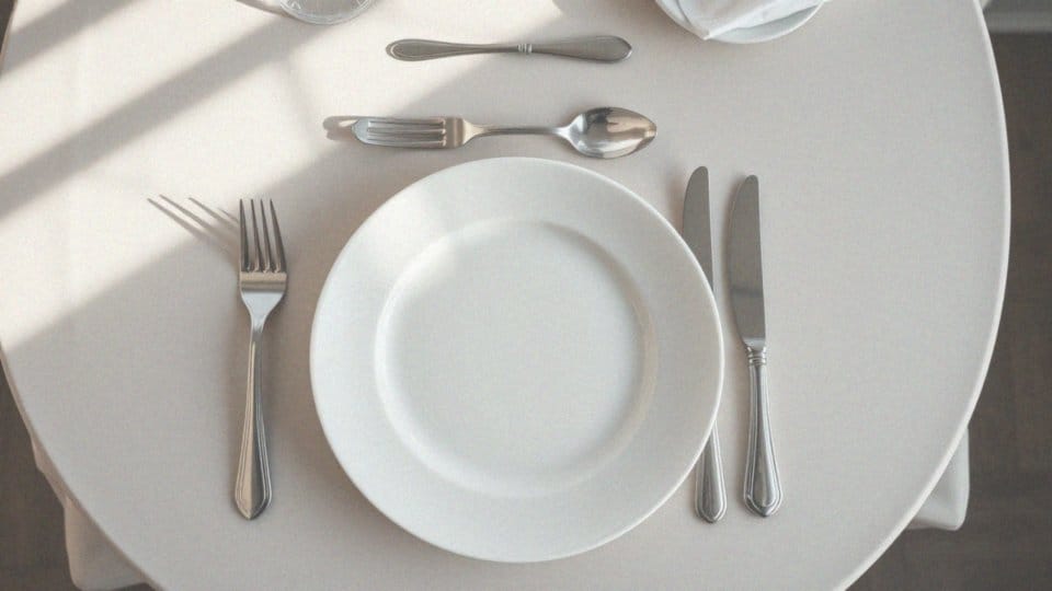 Nóż, widelec, łyżka – jak ułożyć sztućce na stole elegancko?